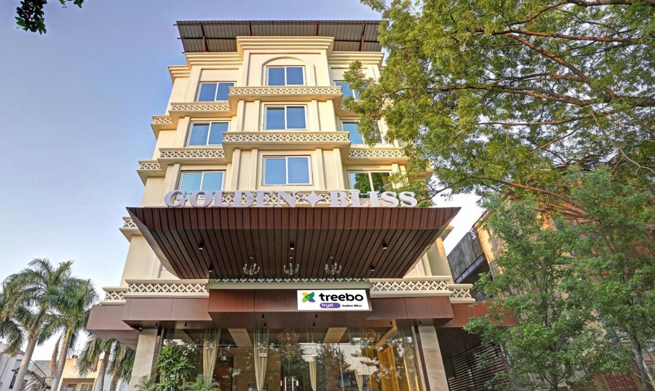 Treebo Premium Golden Bliss Trimurti Nagar Square Nagpur Ngoại thất bức ảnh